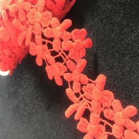 Koronka gipiurowa drobne kwiatki 5 cm; MYY185