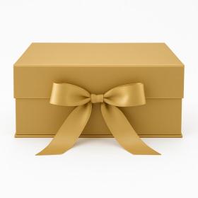 Ekskluzywne pudełko M beżowe na magnes